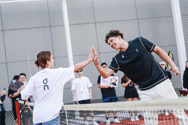 秀报道无缝 秀报道无缝