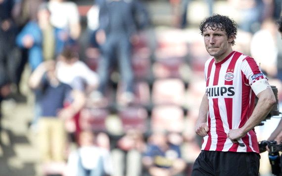 它的背后都 它的背后都